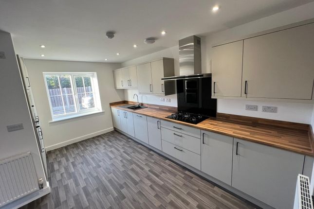 3, St. Georges Close, Pontefract photo 2