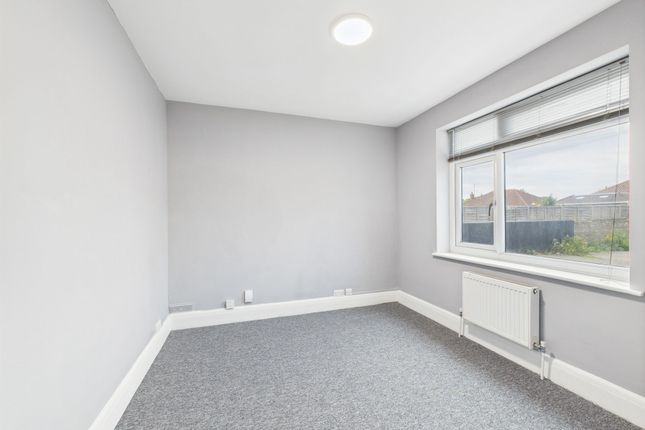 250d Brighton Road, Worthing photo 3