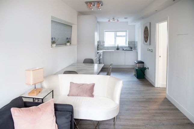Thumbnail Flat to rent in Perryn Road, London