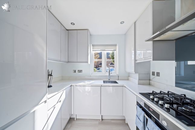 11 Centurion Court, Park Road, Hackbridge photo 4