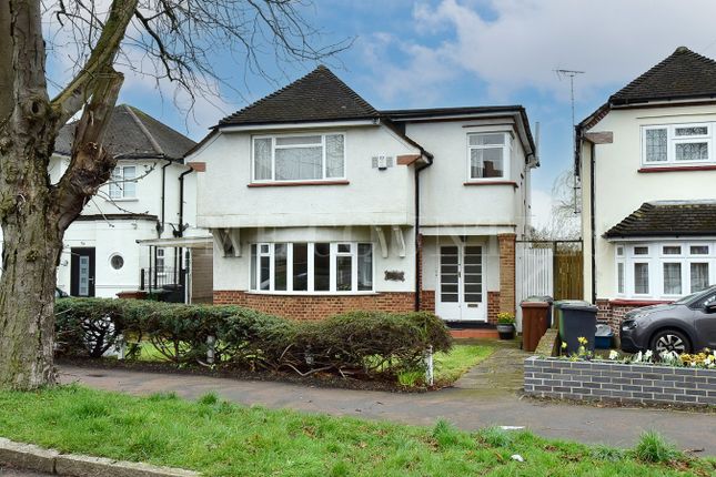 Thumbnail Detached house for sale in Baker Street, Potters Bar