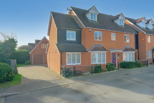 Thumbnail Link-detached house for sale in Berwick Avenue, Broomfield, Chelmsford