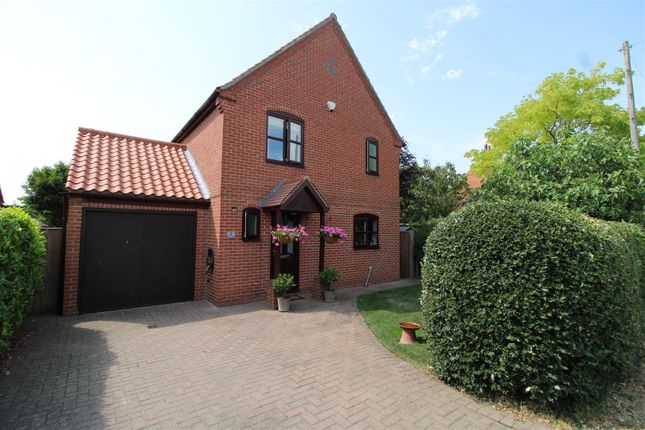 Thumbnail Detached house for sale in Holly Cottage, Great North Road, Cromwell, Newark