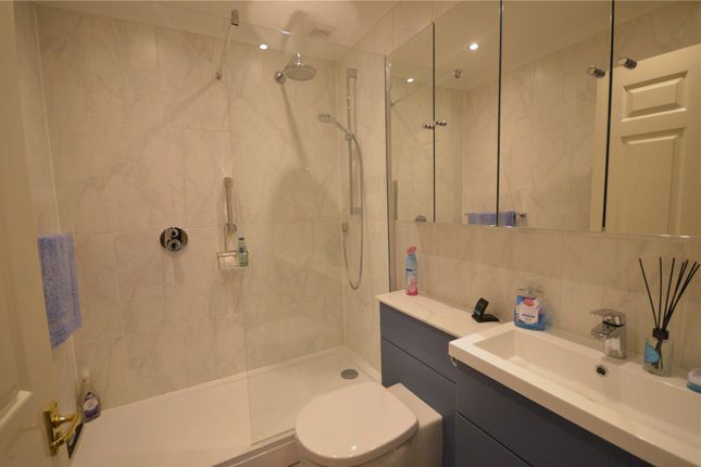Flat 20 Redwood Manor,, Tanners Lane, Surrey photo 4