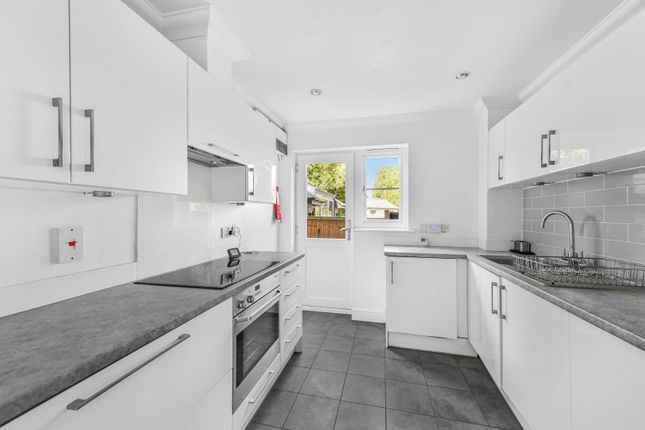 4, Coachmans Mead, Braintree photo 3