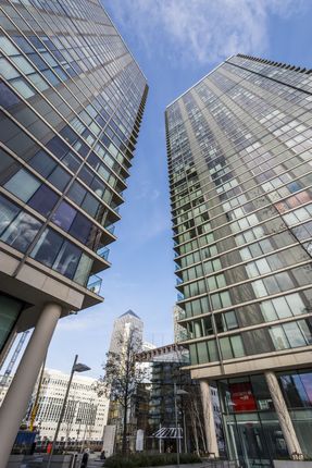 Flat to rent in The Landmark, Canary Wharf