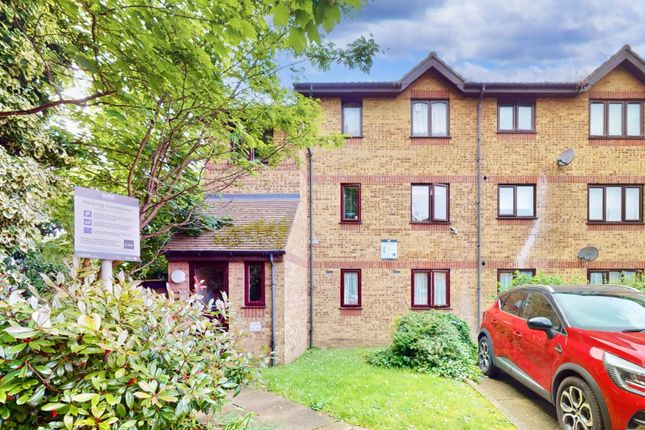 Thumbnail Flat for sale in Overton Drive, Chadwell Heath