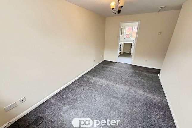 18, CAERPHILLY photo 2