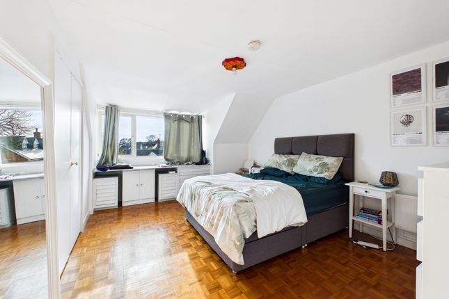 12 Beaufort Gardens, Marlow photo 4