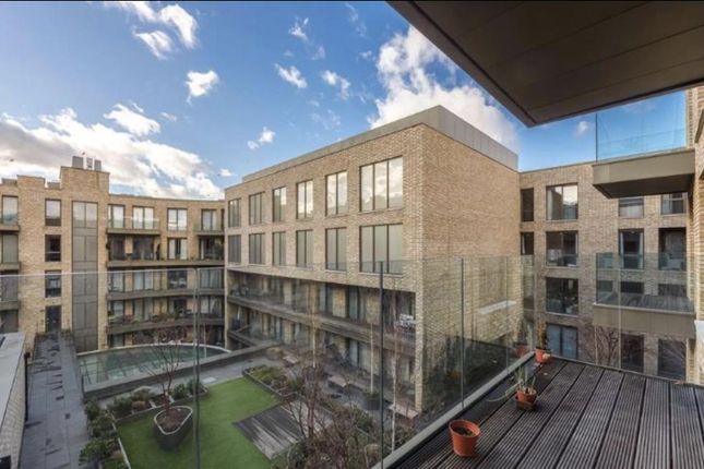 Flt 65 Apt 88, Queens Wharf,, 2, Crisp Road,, London photo 3