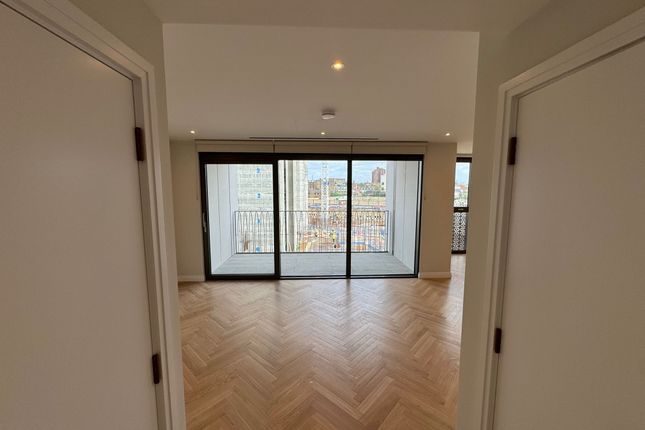Flat for sale in The Beaumont, Kings Road Park, London