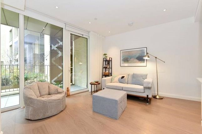 Studio studio on 281, Oval Village,, London,, £580,000