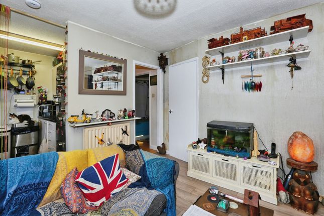 57, Bicknell Gardens, Yeovil photo 4