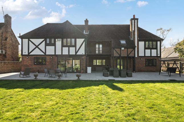 7, Dukes Wood Drive, Gerrards Cross photo 3