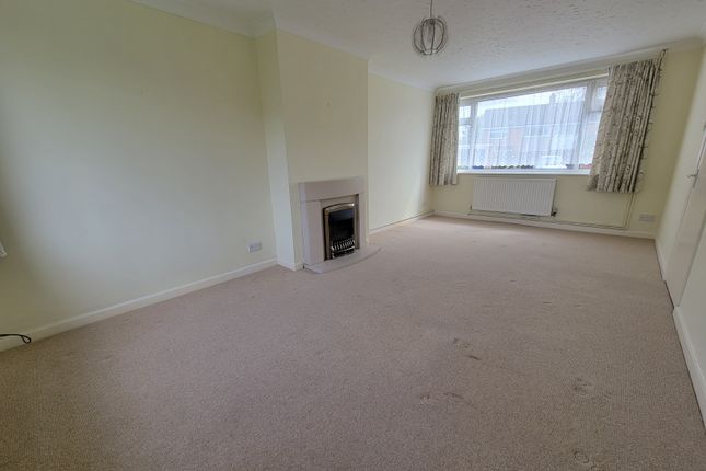 4, Fairfax Gardens, Needham Market, Ipswich, Suffolk, IP6  photo 2