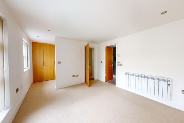 Detached house to rent in Borough Street, Brighton