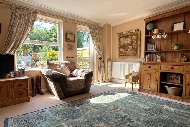 16, Priory Gardens, Burnham-On-Sea photo 4