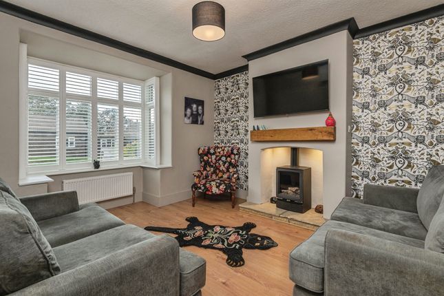 25, Smithy Lane, HUDDERSFIELD photo 2