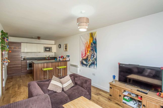 Flat for sale in Park Lodge Avenue, West Drayton