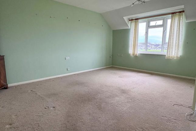 43, Kingfisher Court, Bognor Regis photo 3