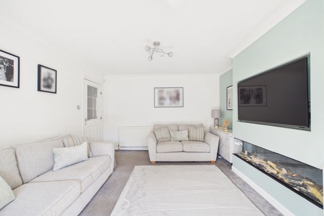 8 Hazelwood Grove, Bargeddie, Glasgow photo 4