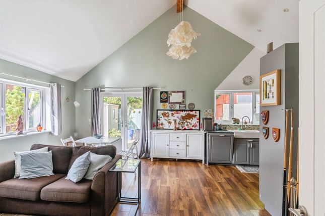 Apple Tree Cottage, 32a, Beanacre Road, Melksham photo 3