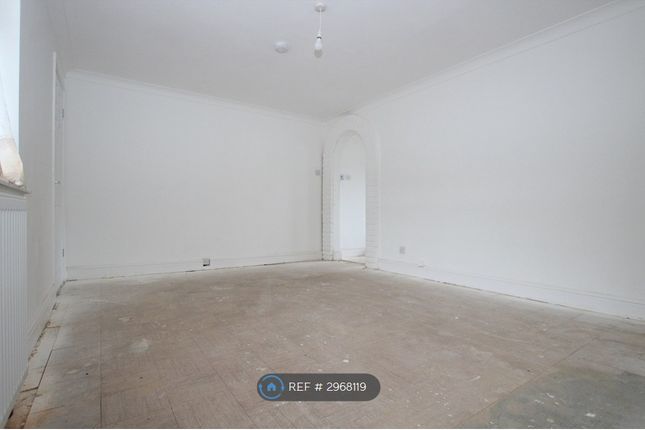 Honeysuckle Court, Sittingbourne photo 3