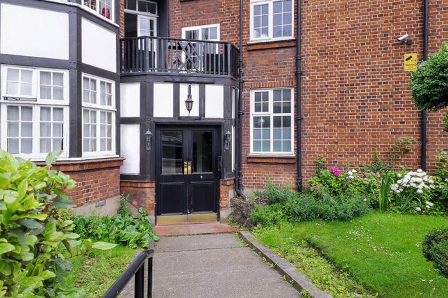 Flat to rent in Vernon Court, Child's Hill, London