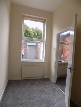 Cottage to rent in Noble Street, Hendon