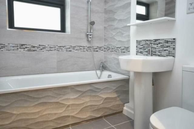 Room 1, 4, Blenheim Road, Kidlington photo 4
