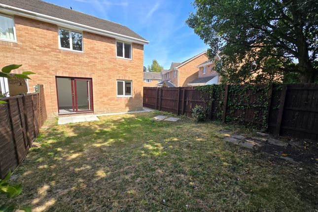 32 Llys Eglwys, Bridgend photo 3