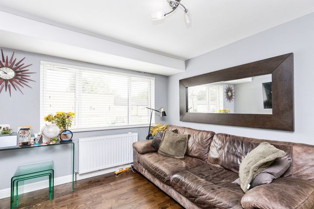 17a, Lismore Crescent, CRAWLEY photo 4