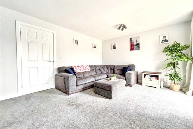 15, Adams Park Way, Kirkby IN Ashfield photo 2