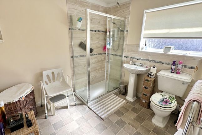 3, Begonia Place, Clacton-On-Sea photo 4