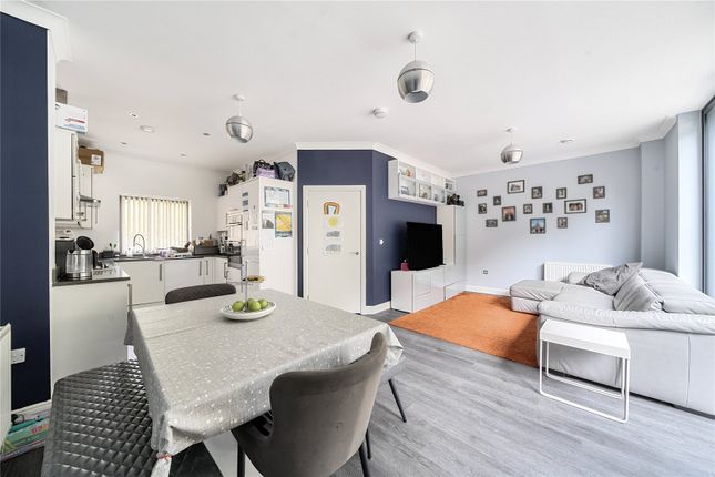 9, Partridge Close, Uxbridge photo 3