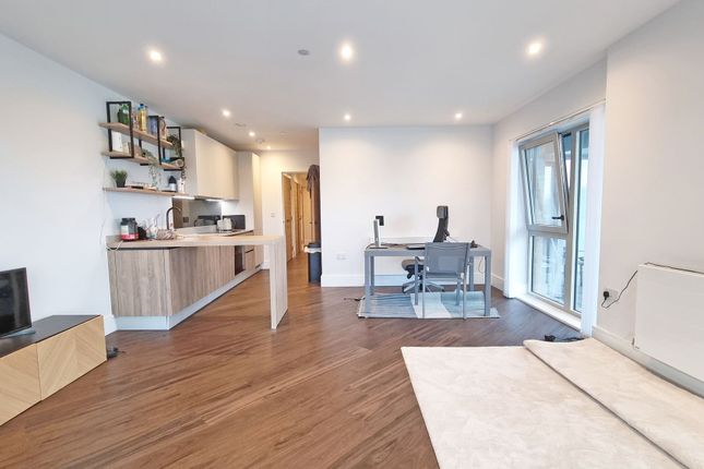 Flat for sale in Flagstaff Road, Reading