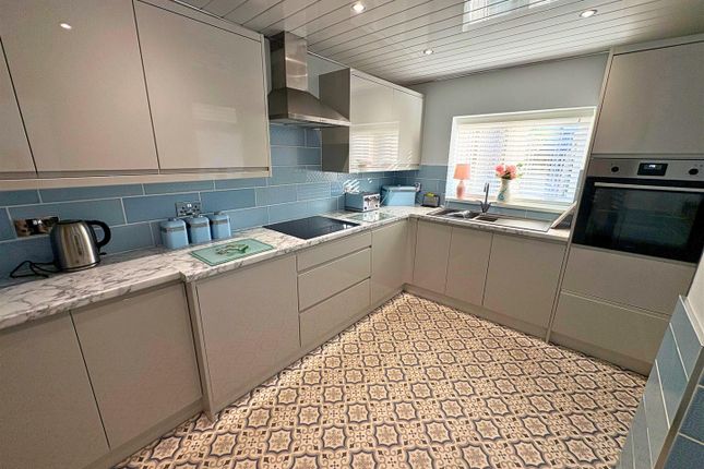 Kitchen B (Edit).Jpg