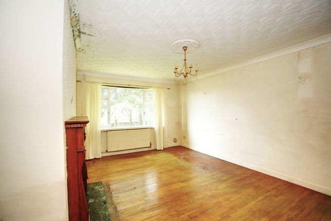 4, Whiterock Avenue, Pontypridd photo 4