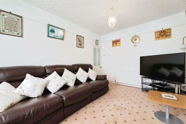20, Rowden Road, Chingford photo 3