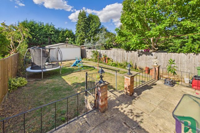14, Downham Road, Woburn Sands photo 2