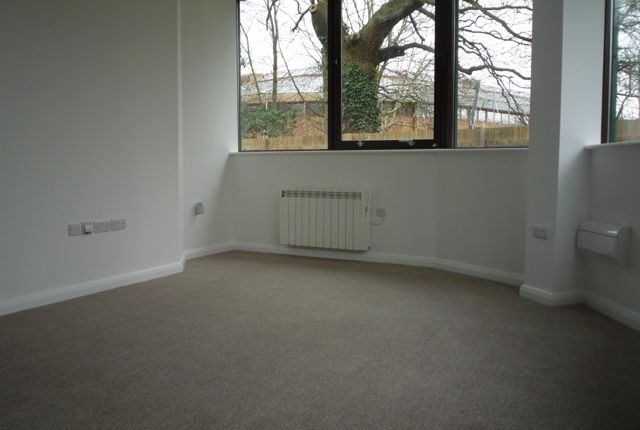 15, Bentham Close, Swindon photo 4