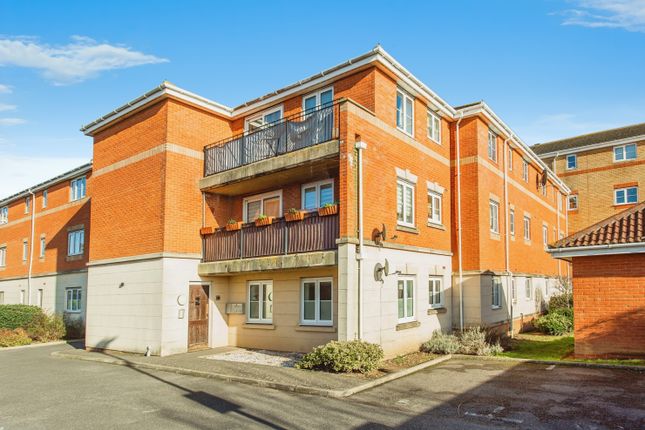 Flat for sale in Collier Way, Southend-On-Sea, Essex