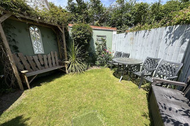 55 Round Ring Gardens, Penryn photo 3