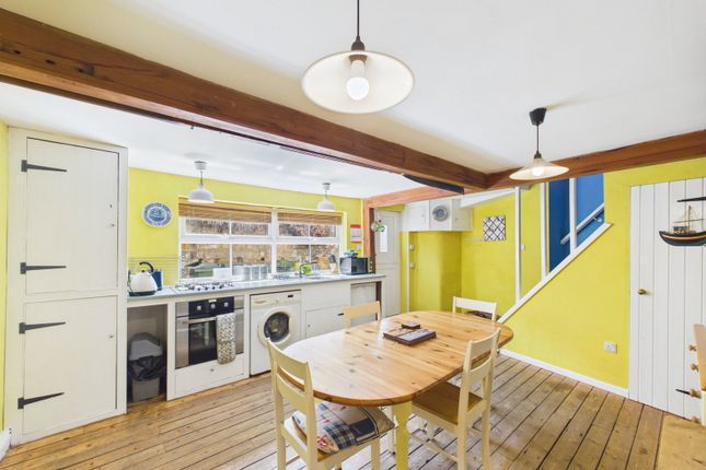 4,Ocean Cottage, Bensons Yard, Whitby photo 2