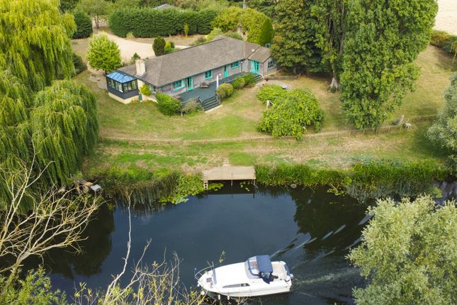 5-bed house on Kingfisher Cottage, New Road, Bedford, £1,200,000