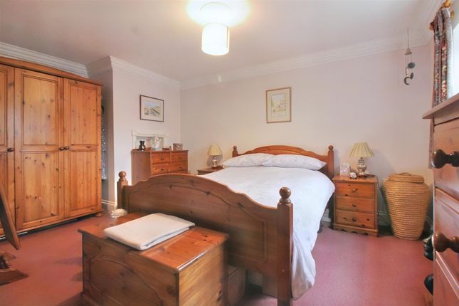 Flat for sale in St. Marys Square, Aylesbury