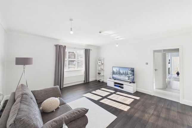 19, Heol Llanelli, Kidwelly photo 2
