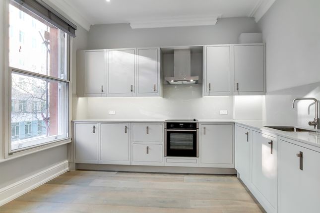 Flat 2, 178 Shaftesbury Avenue, Covent Garden photo 4
