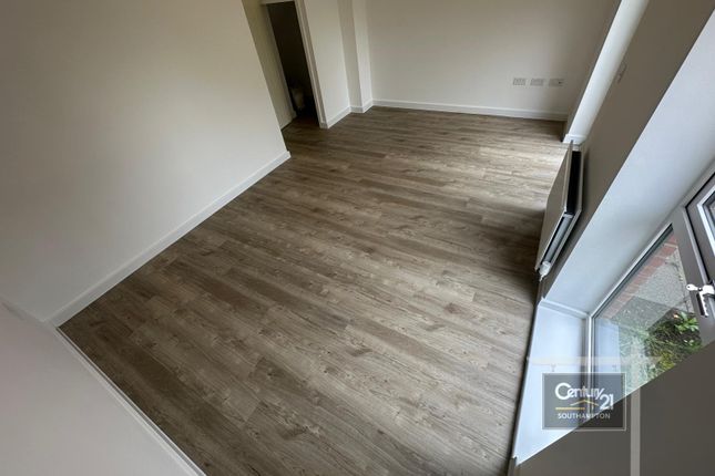 157, John Thornycroft Road, Southampton photo 4