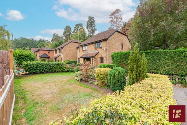 33, St. Andrews Close, Crowthorne photo 4